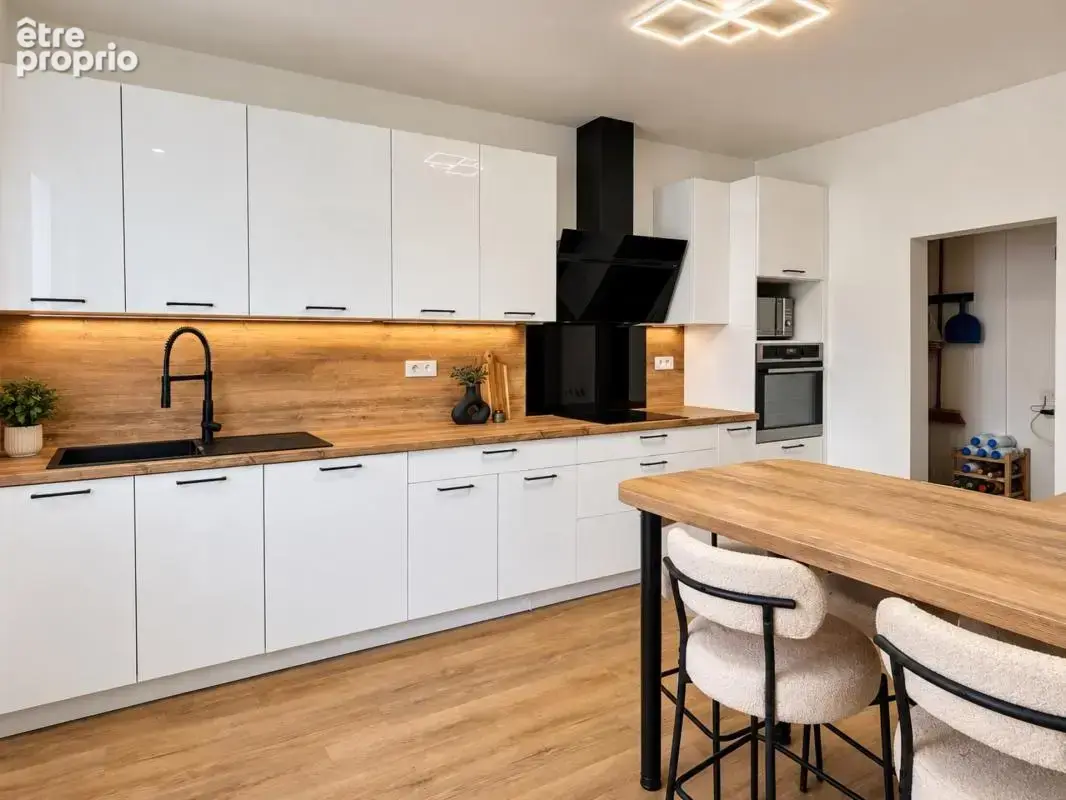 Maison en centre-ville, 5 chambres, garage et jardin clos - photo 2