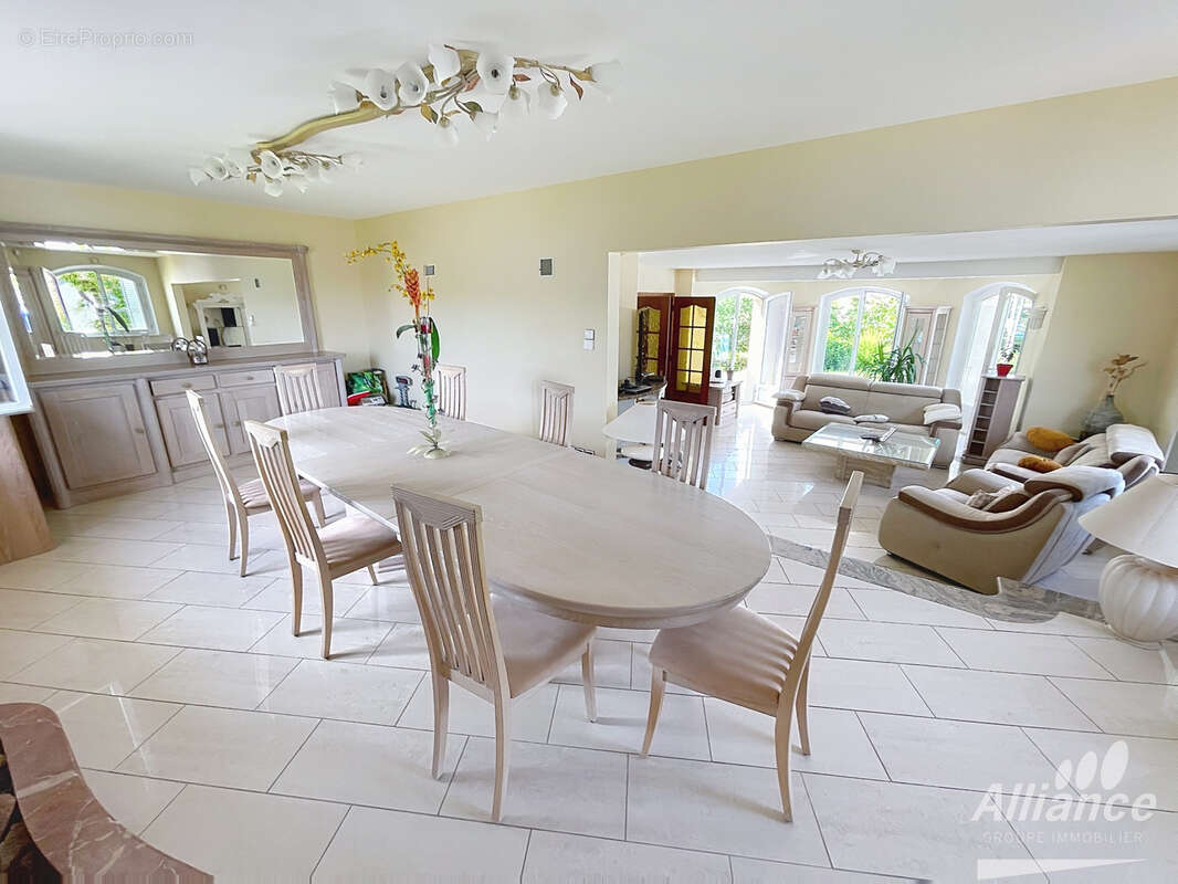 Maison de 1992 avec 4 chambres et piscine - photo 6