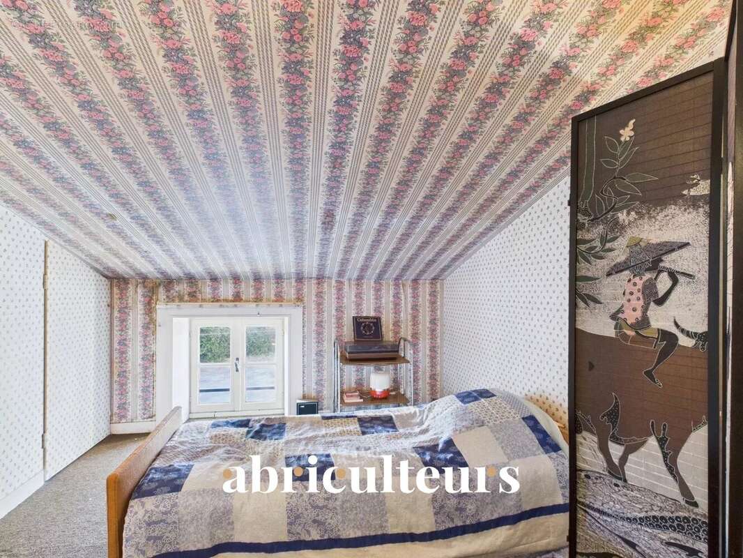 Maison à VILLENEUVE-LA-COMTESSE