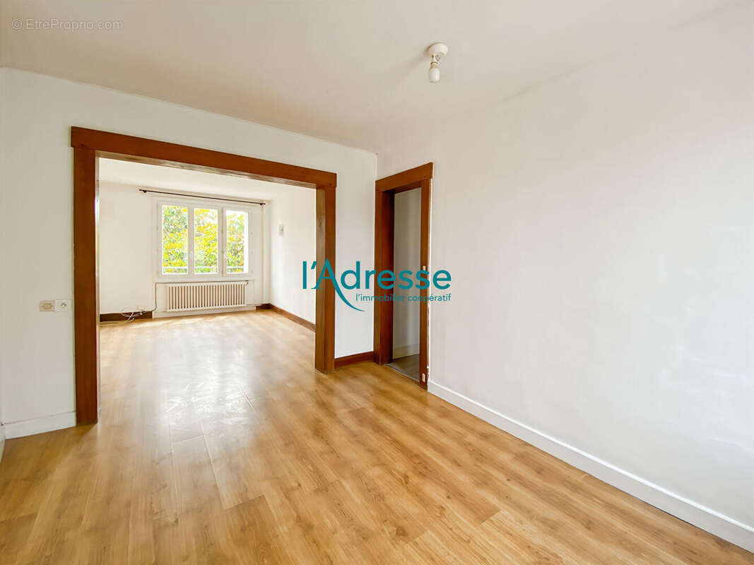 Appartement à LES MUREAUX