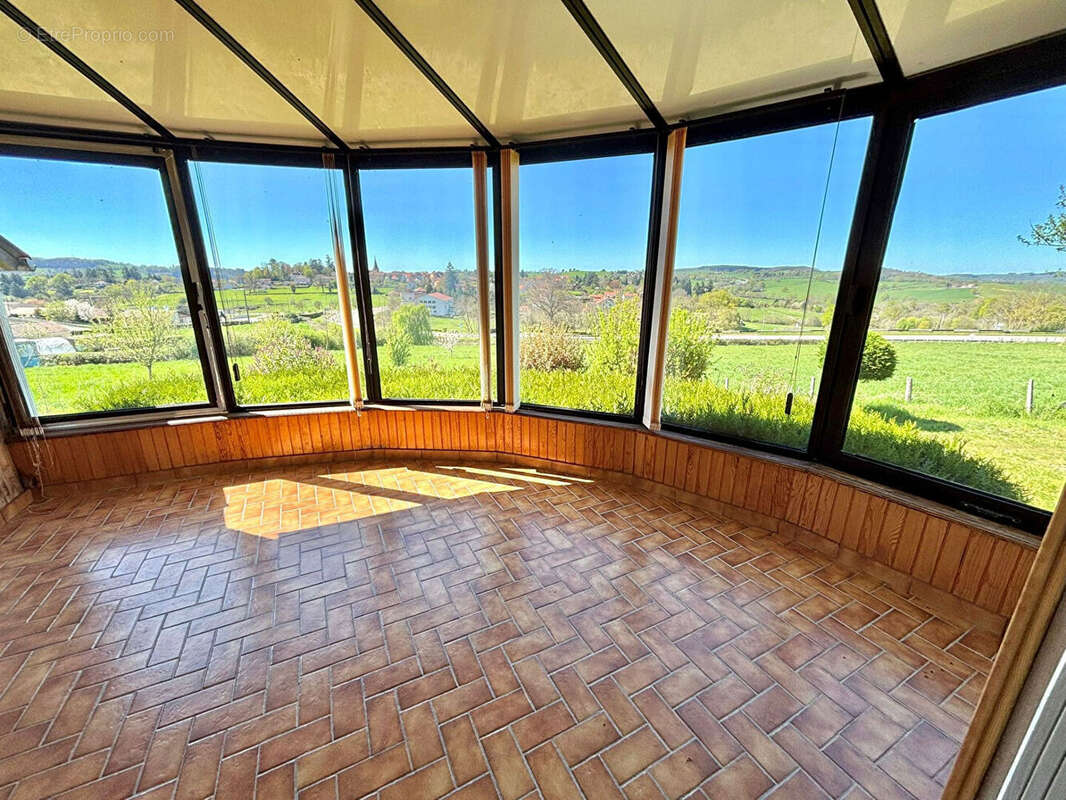 Maison à SAINT-MARTIN-D'ESTREAUX