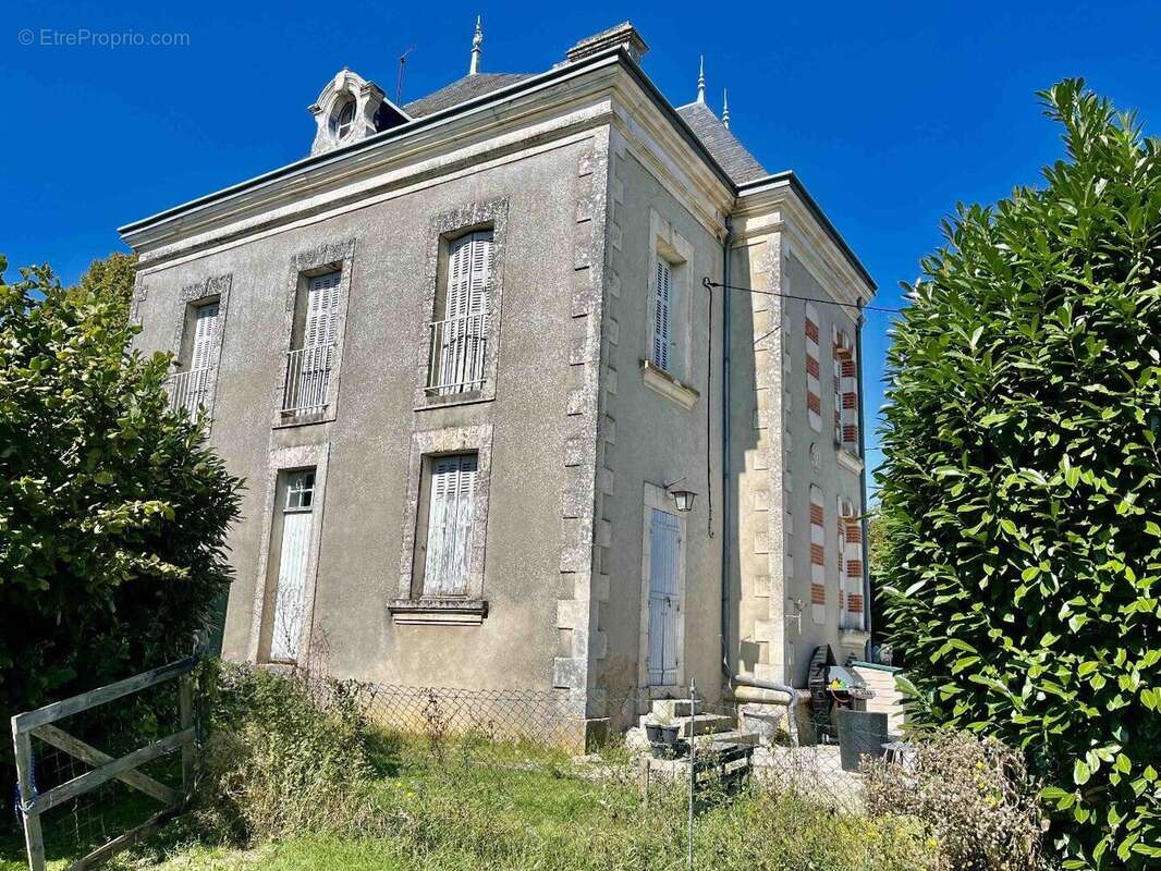 Maison à CHARROUX