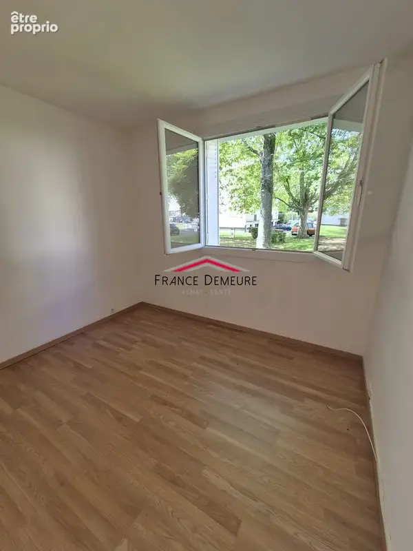 Appartement 2 pièces 48 m² à vendre à Taverny (95150) - photo 2