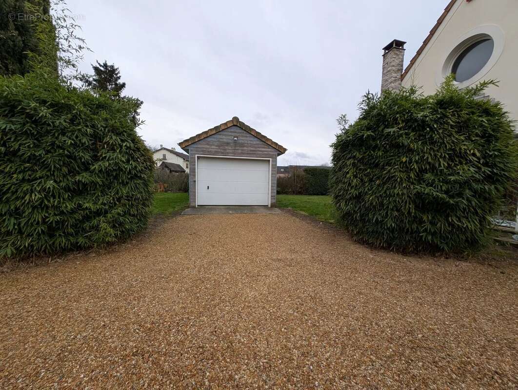 Maison à BAZAINVILLE