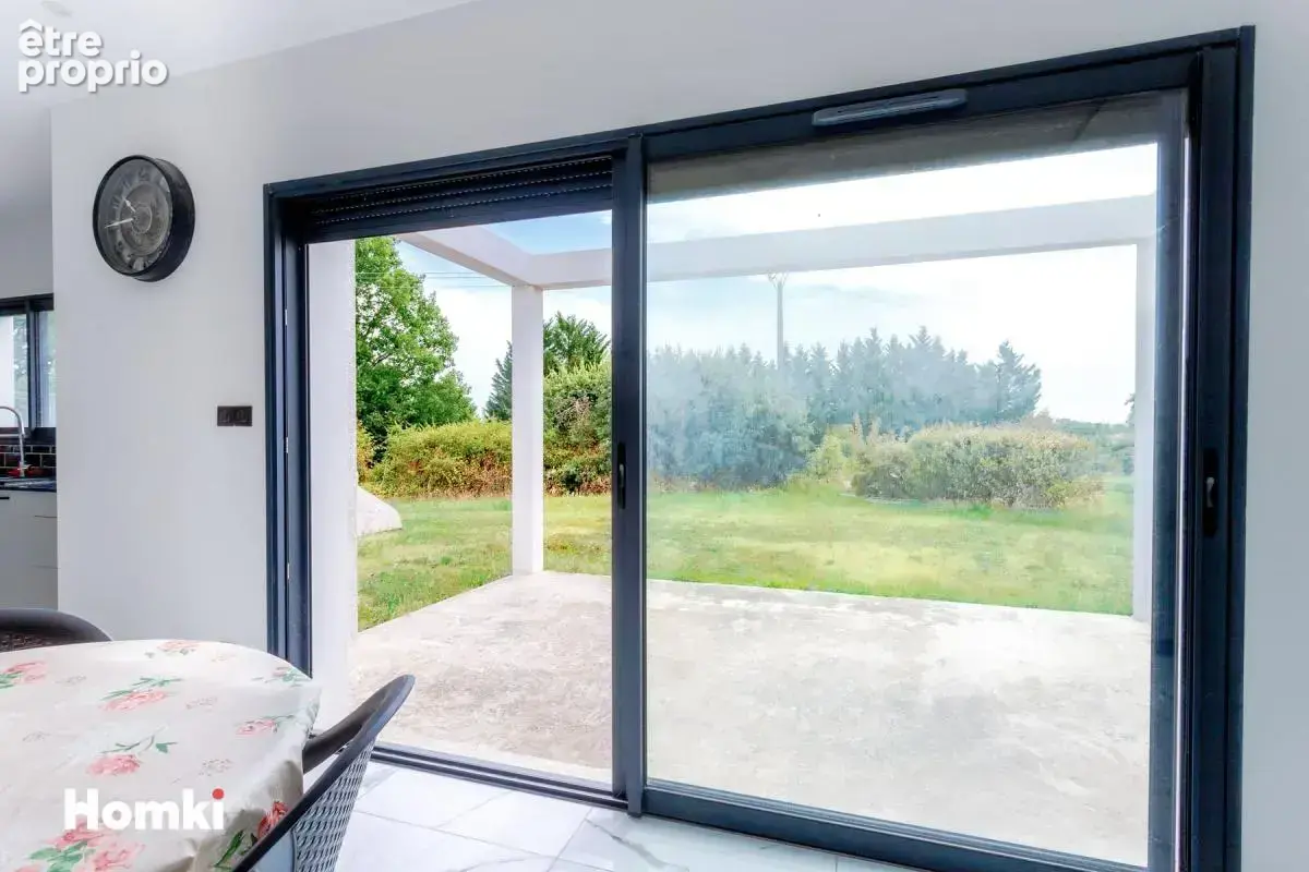 Maison contemporaine de 140 m2 sur terrain de 866 m2 - photo 6