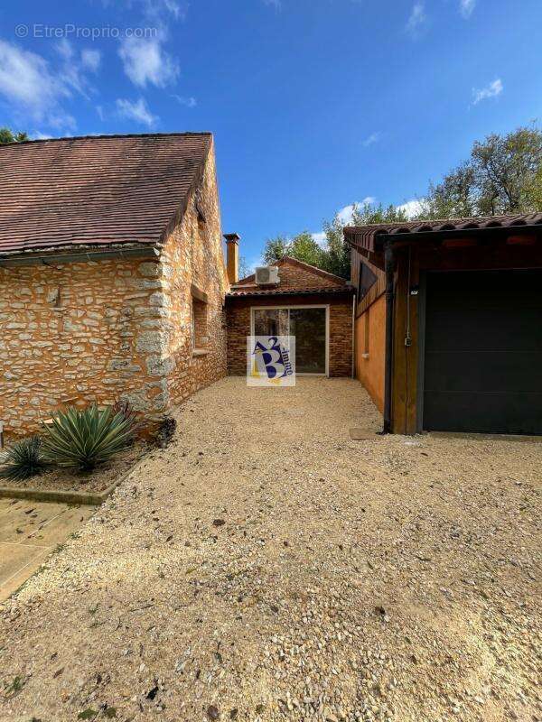 Maison à SAVIGNAC-LES-EGLISES