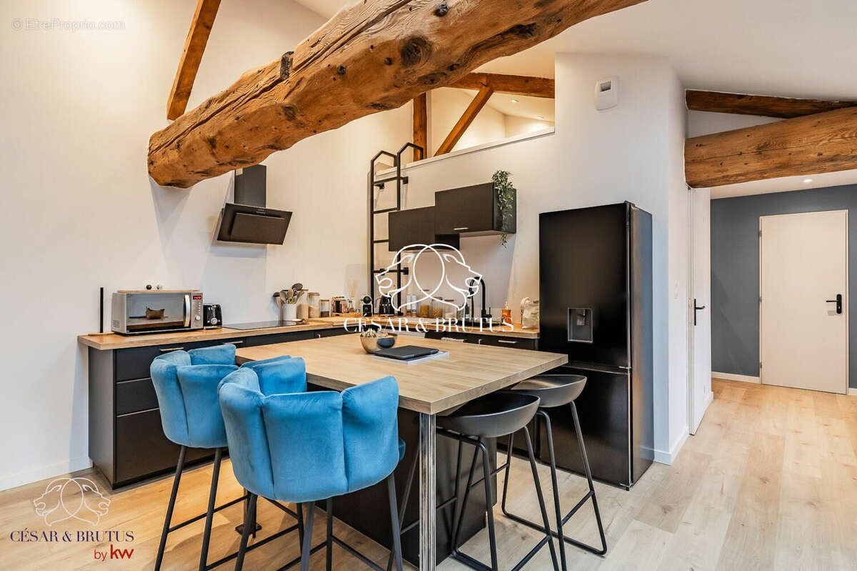 Appartement à L'ARBRESLE