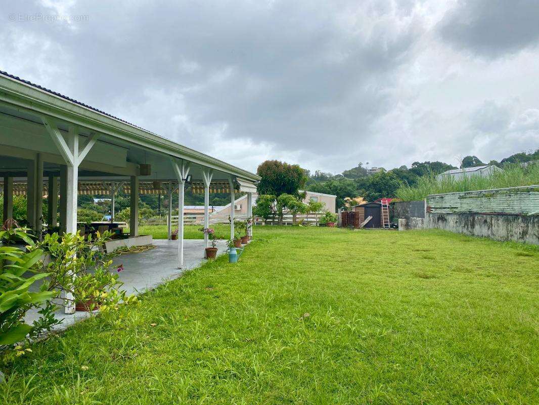 Fort De France : Villa 6 pièce(s) + appartements - photo 4