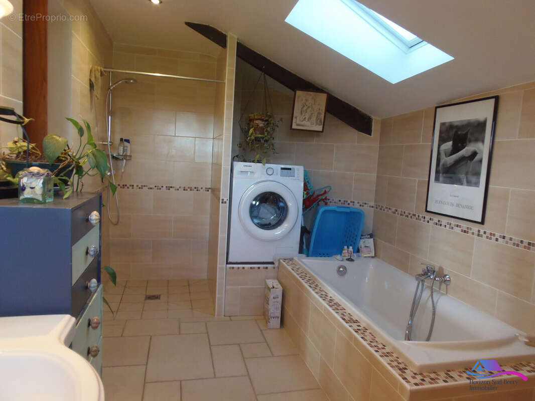 Salle de bains - Maison à CREVANT