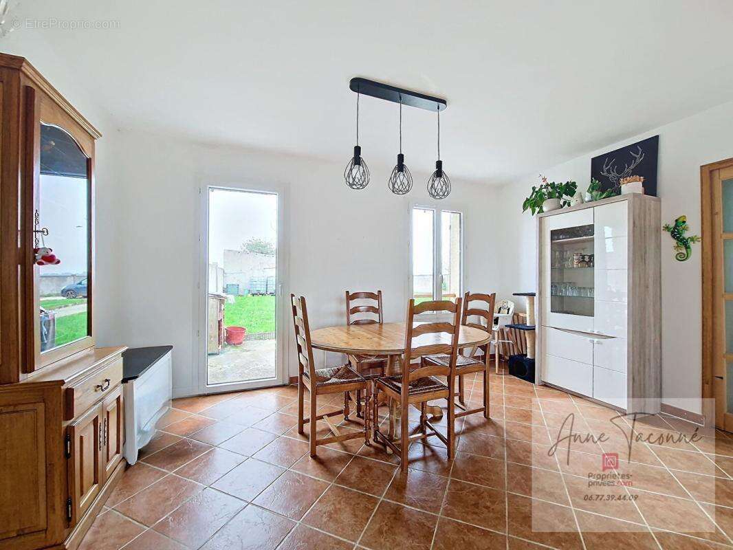 Maison à AULNAY-LA-RIVIERE