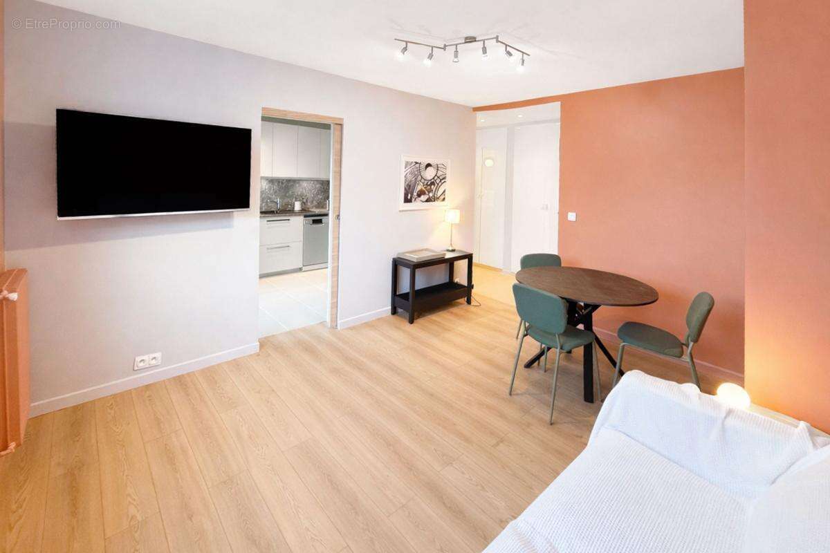 Studio 30.73m² avec balcon et cave - photo 2