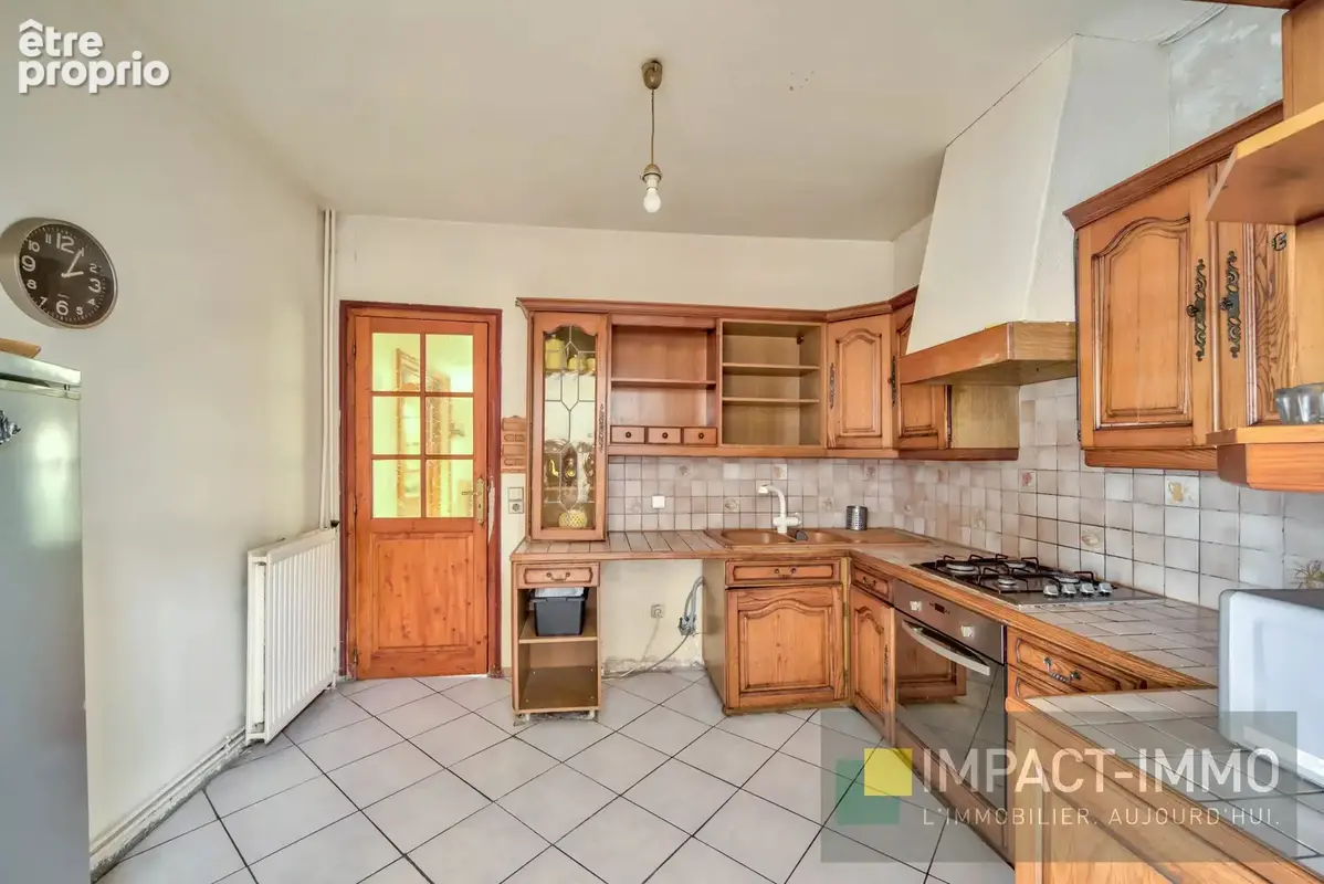 Maison spacieuse avec 5 chambres et jardin - photo 4