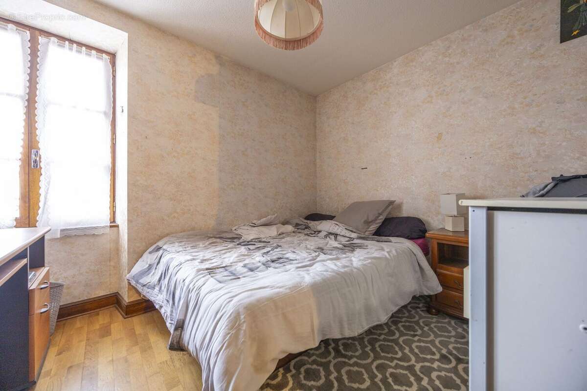 Appartement à PLEAUX
