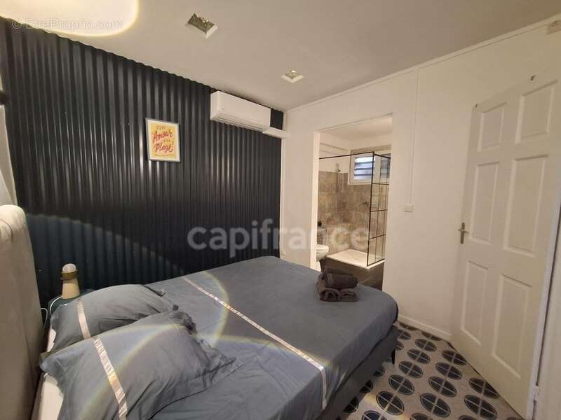 A vendre - Maison de Bourg Atypique et Rénovée – Vue Mer et Montagne – Saint-Pierre (972) - photo 14
