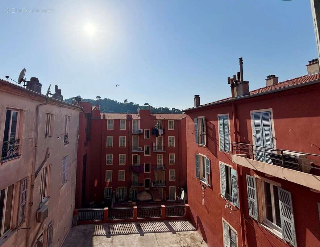 NICE CENTRE/LE PORT : 2 pièces 28m2 plein Ouest au calme sur cour - photo 4