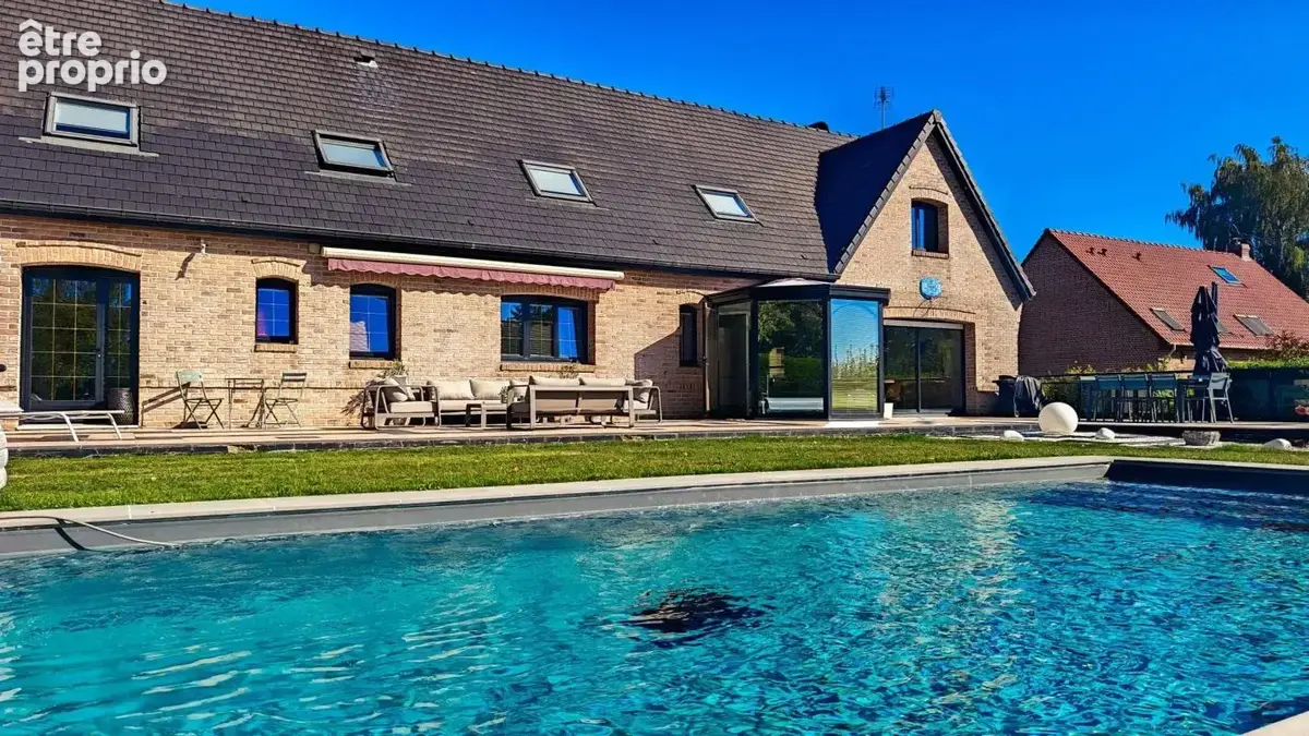 Pavillon individuel de standing – Piscine et grand terrain - photo 18