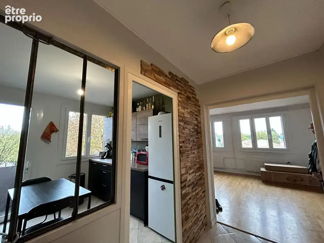 ROANNE Appartement 4 pièces avec balcons et cave - photo 3