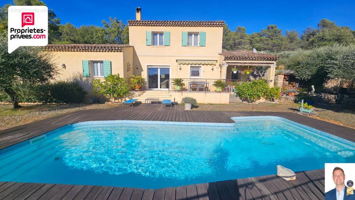 Maison à SAINT-CEZAIRE-SUR-SIAGNE