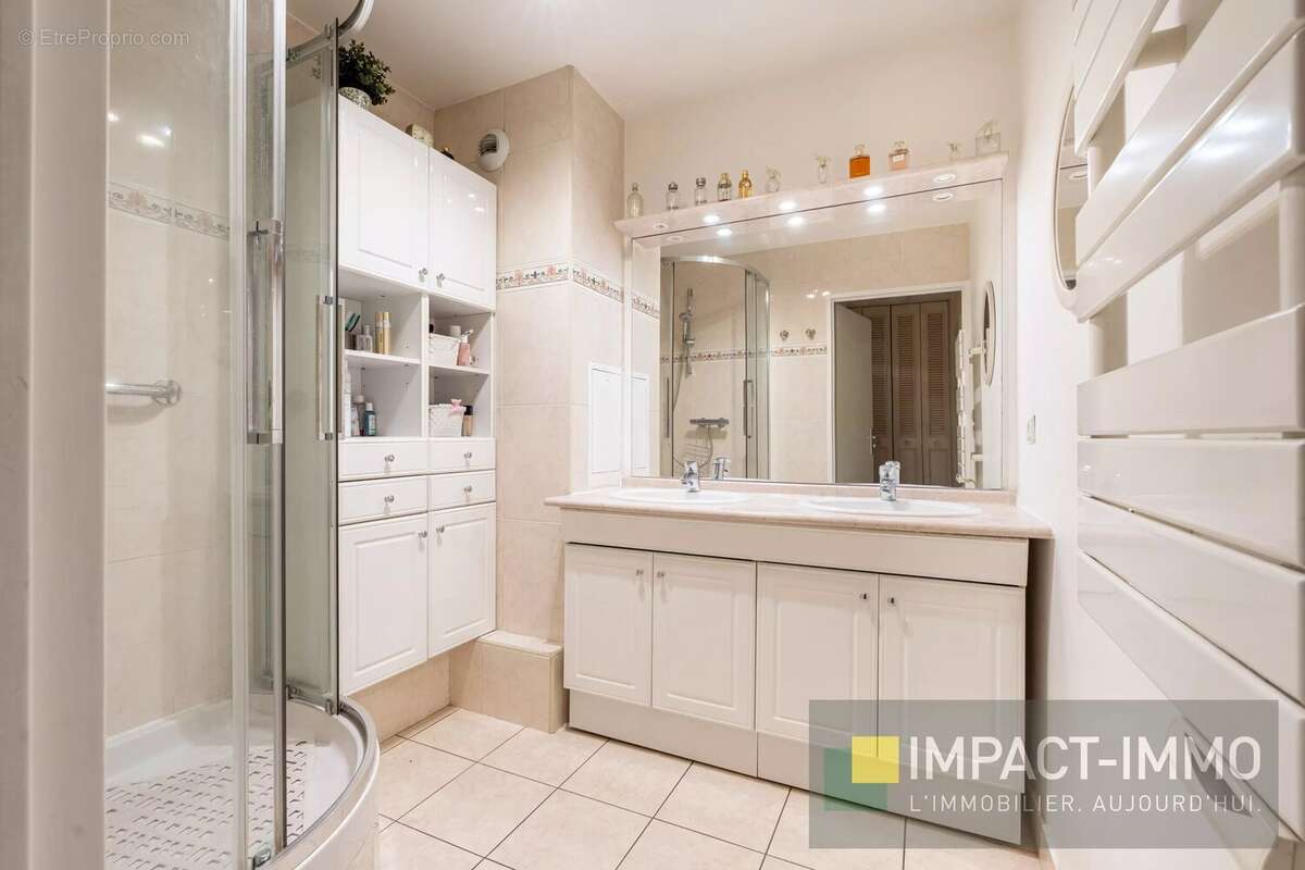Appartement familial à Courbevoie - Étage élevé avec balcon - photo 7