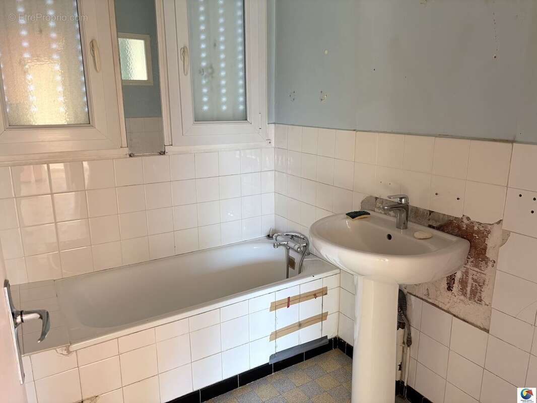 Maison à SAINT-LAURENT-DE-MURE