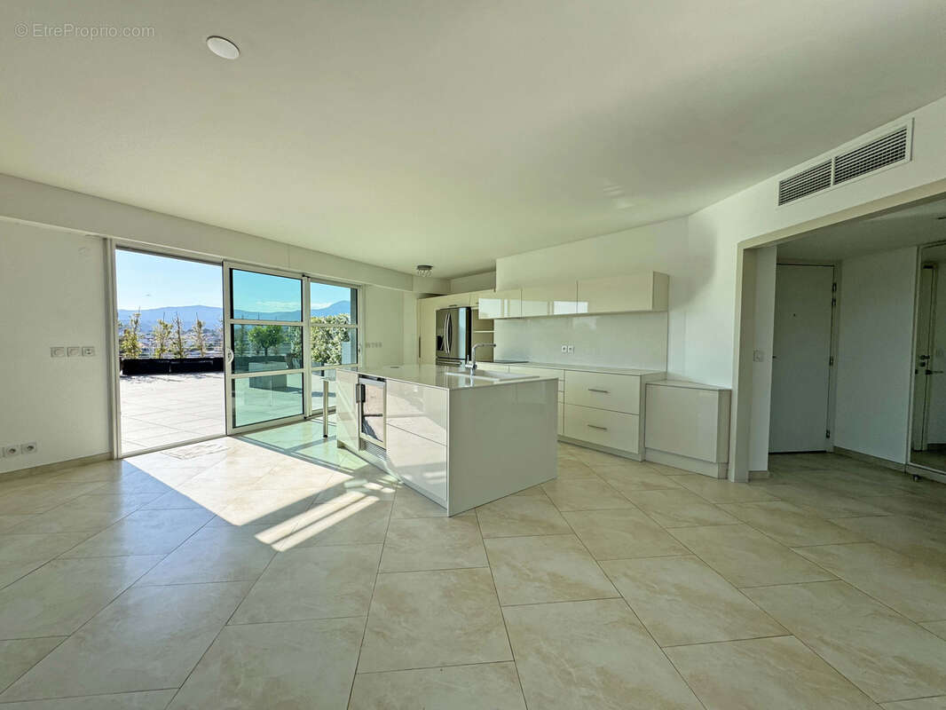 Appartement à CAGNES-SUR-MER