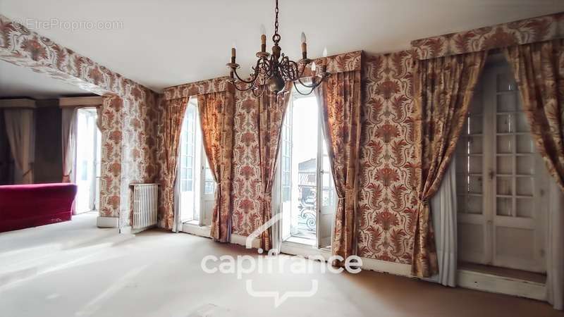 Appartement à SAINTE-LIVRADE-SUR-LOT