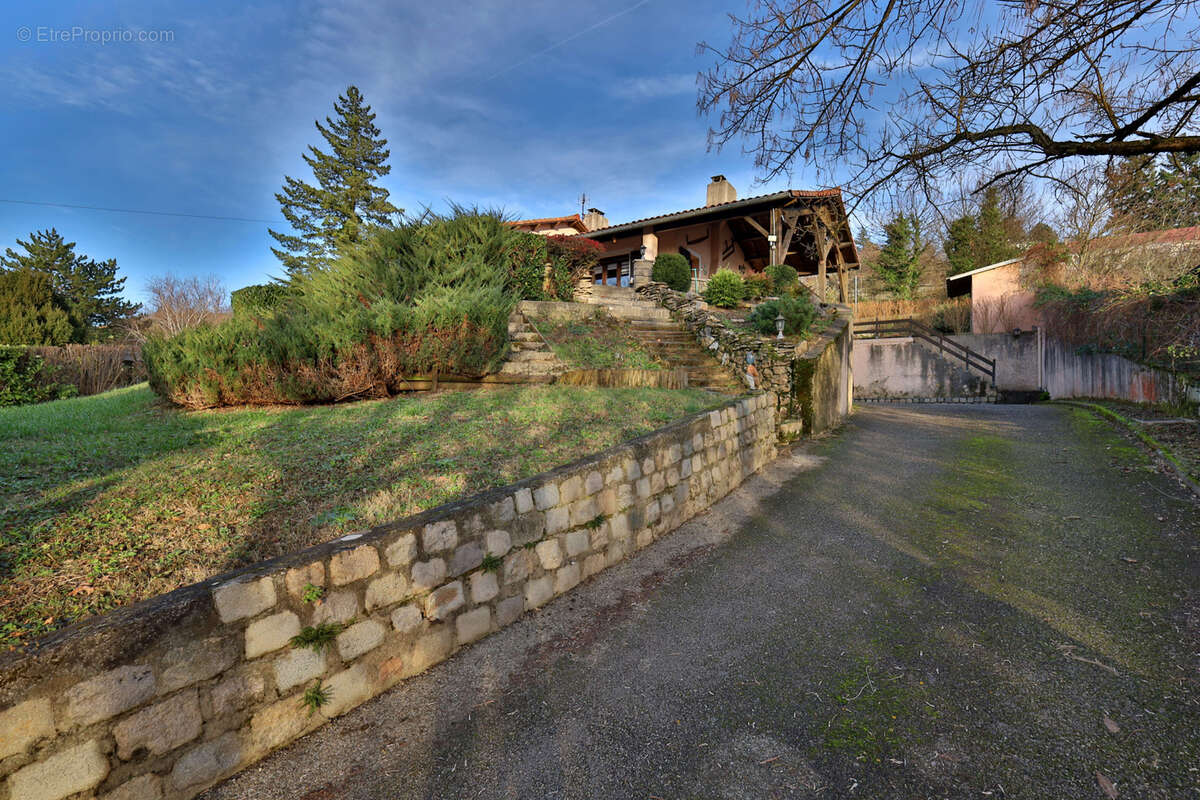 Maison à LUZINAY