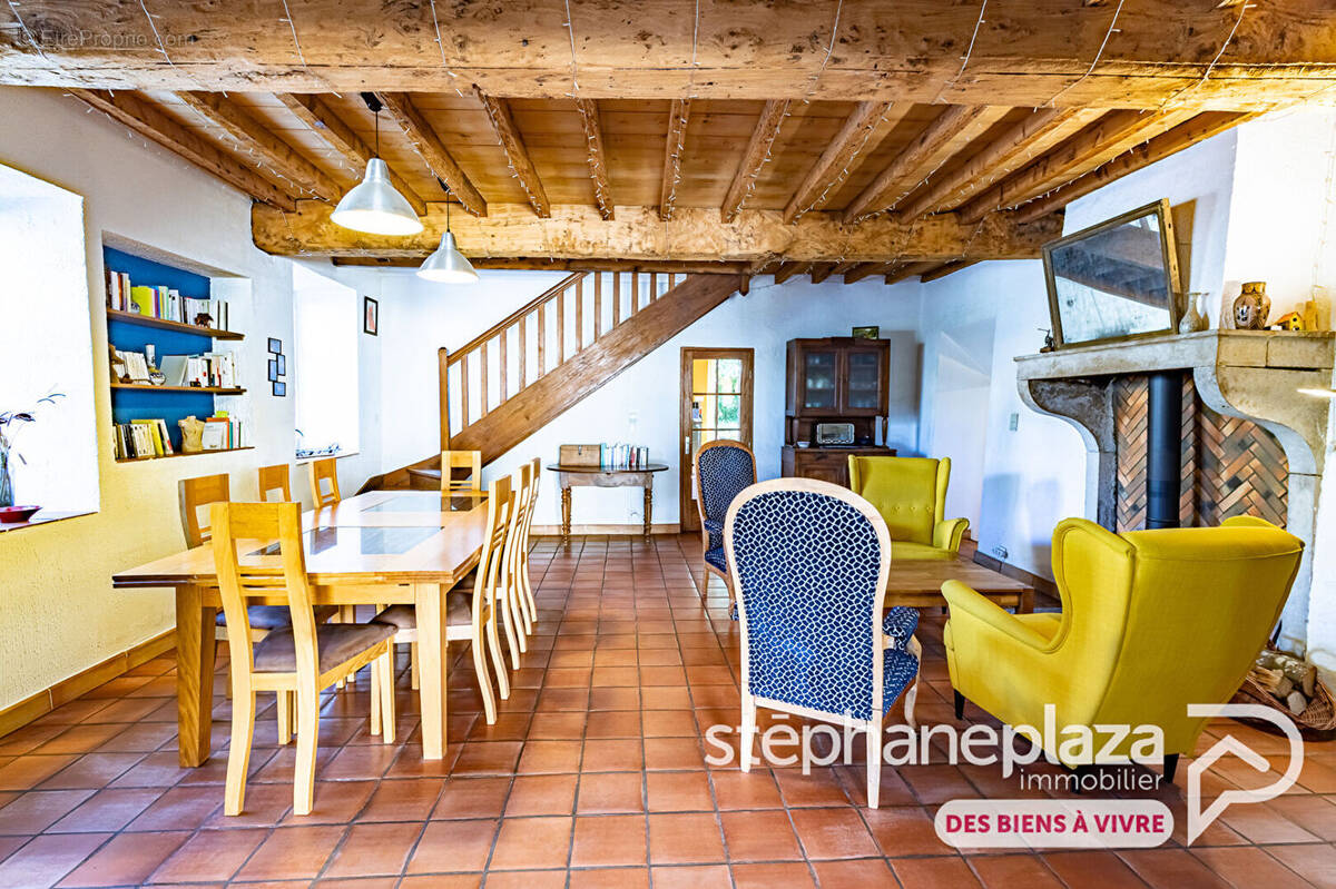 Maison à SAINT-MAURICE-DE-GOURDANS