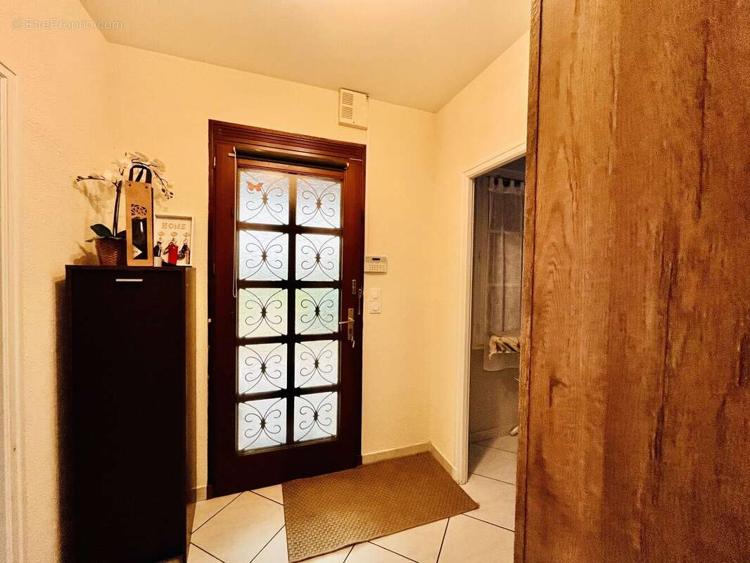 Maison spacieuse de 3 chambres avec jardin et piscine - photo 8