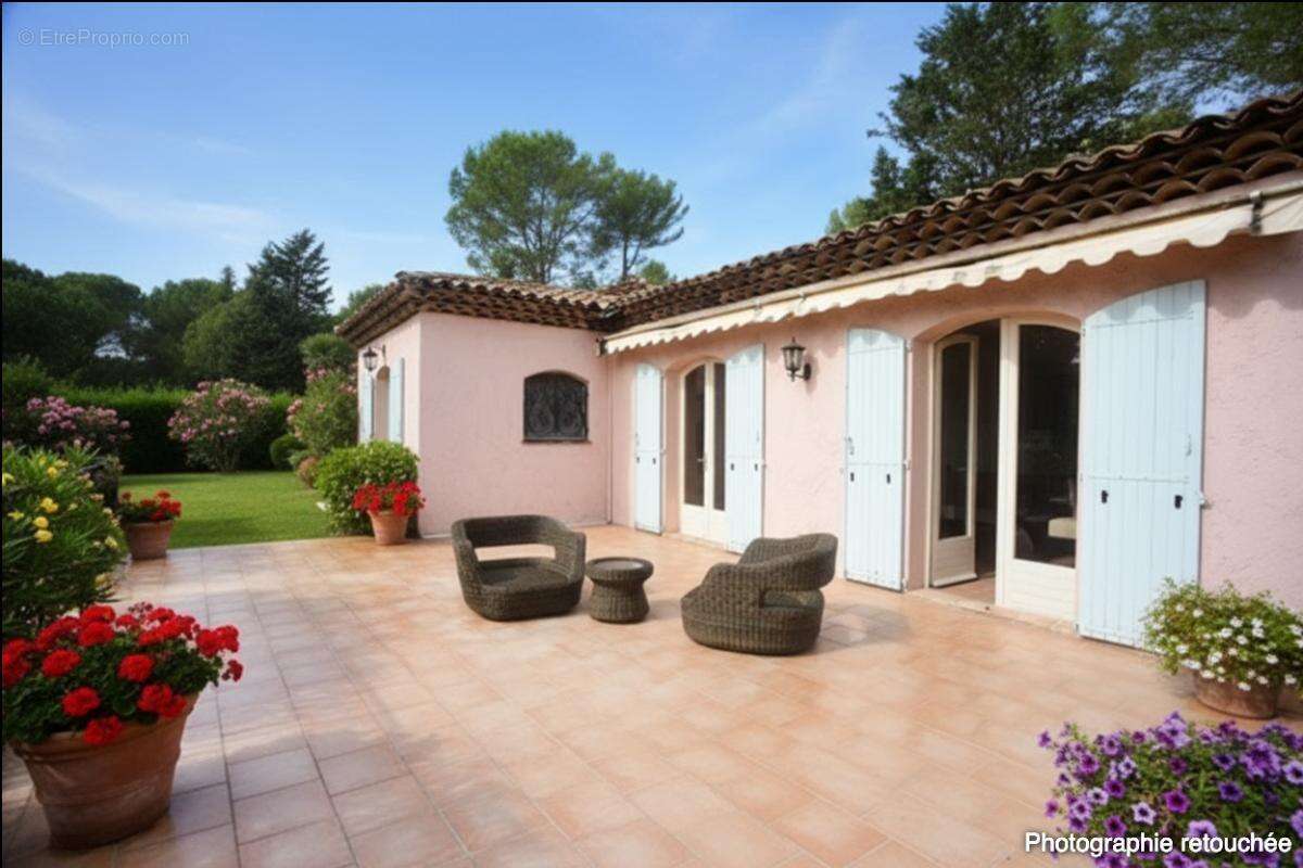Maison à MOUGINS