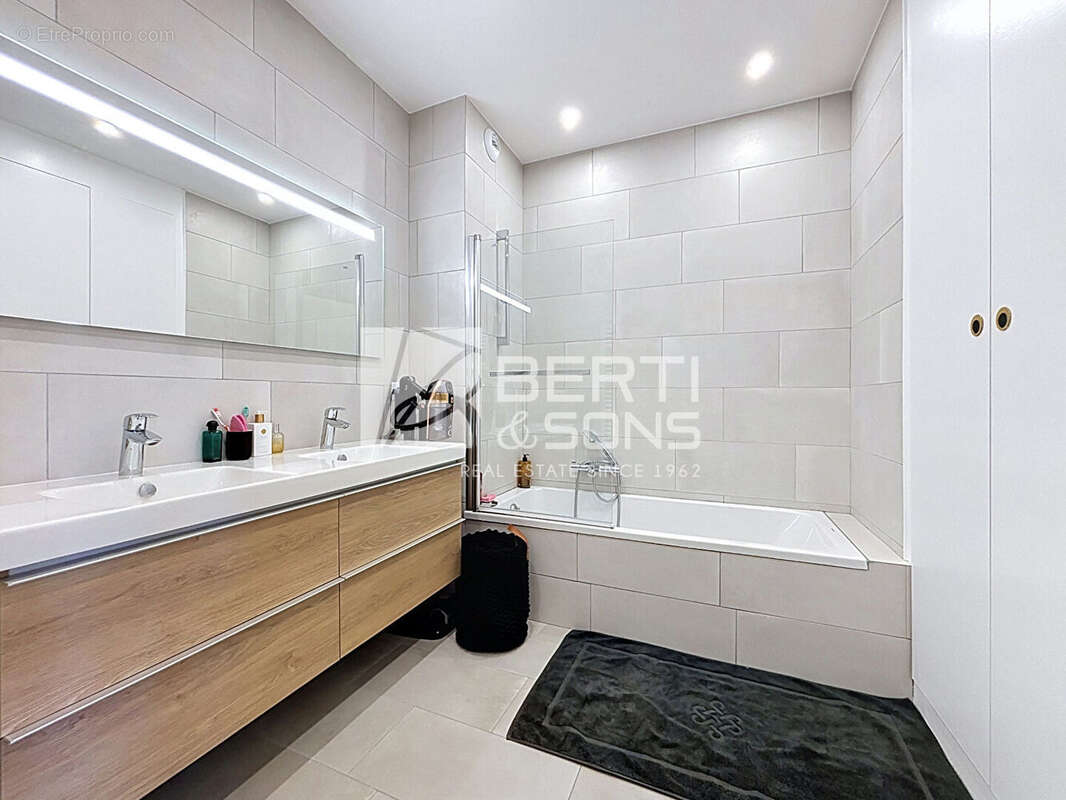 Appartement à MANDELIEU-LA-NAPOULE