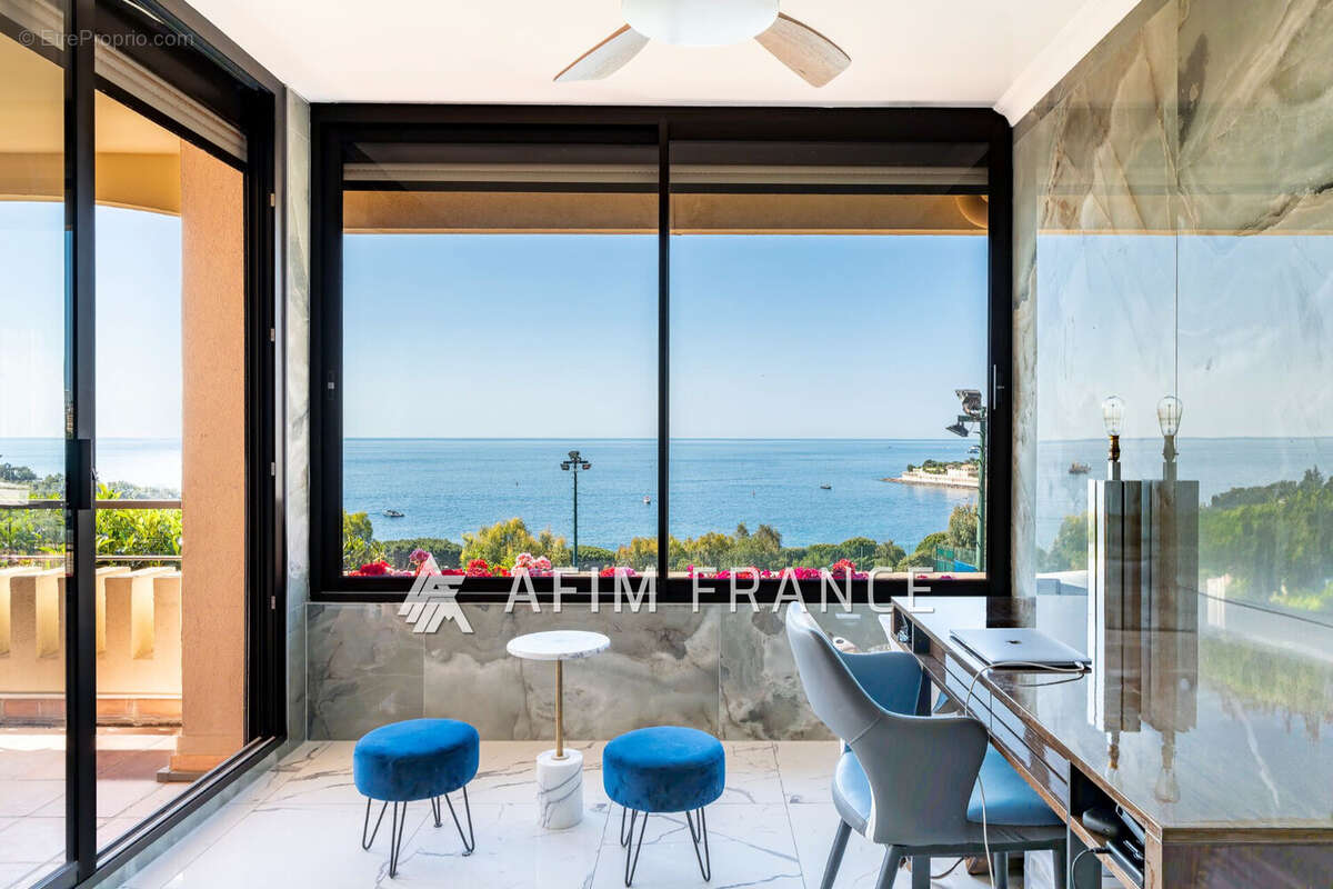 Appartement à ROQUEBRUNE-CAP-MARTIN