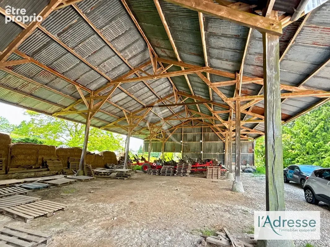 Corps de ferme avec 8000 m2 - photo 4