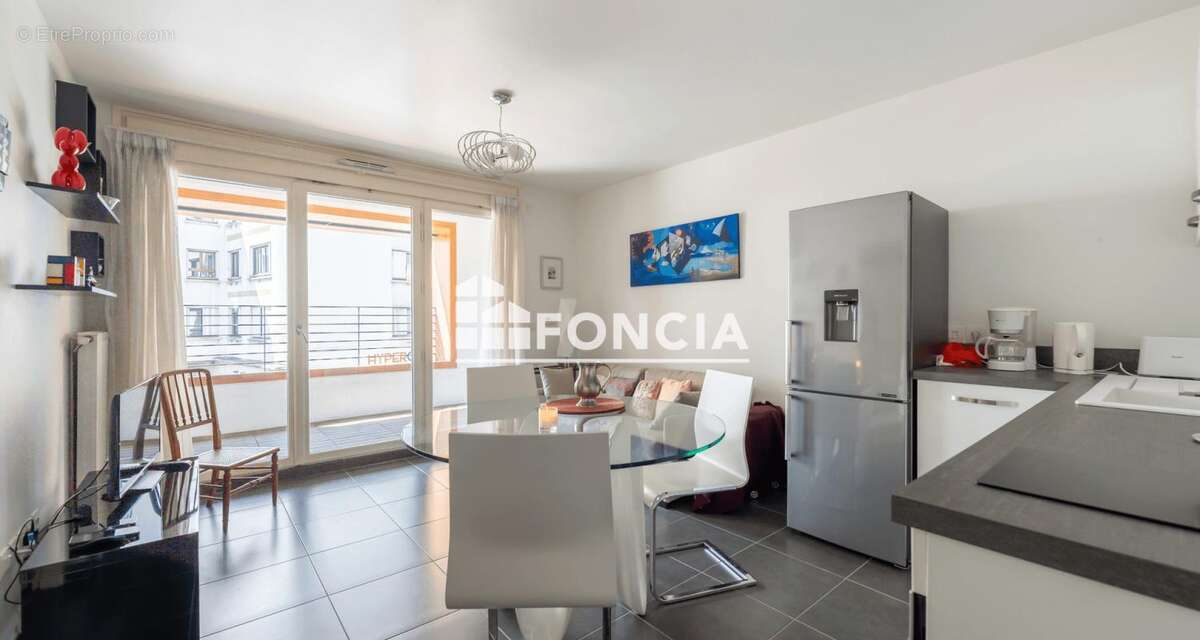 Appartement à PARIS-19E
