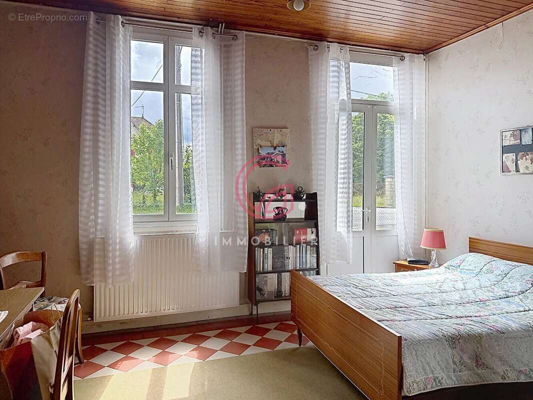 Maison à PARENTIS-EN-BORN