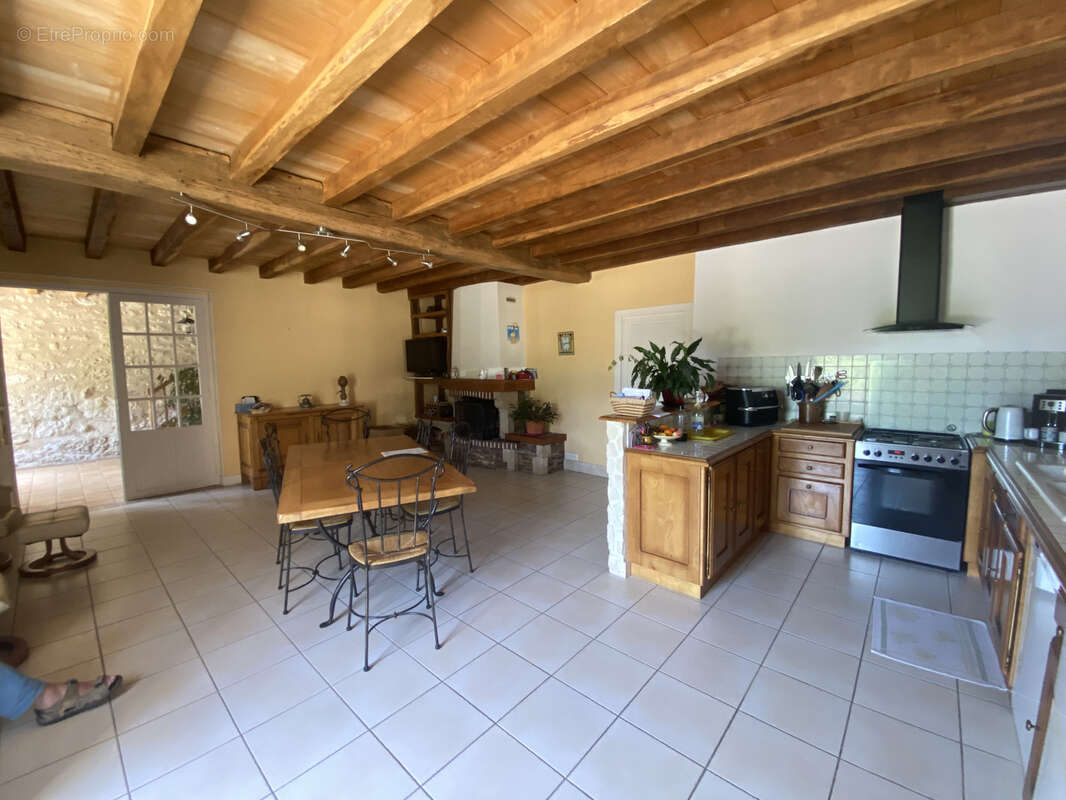 Maison à ASNIERES-SUR-NOUERE