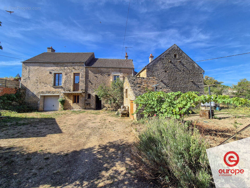 Maison à SANTIGNY