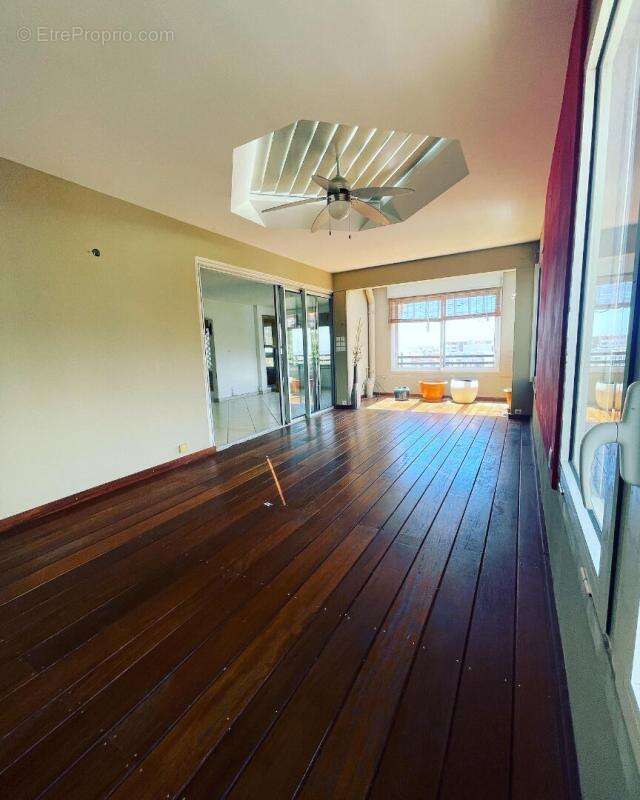 Appartement à SAINT-DENIS