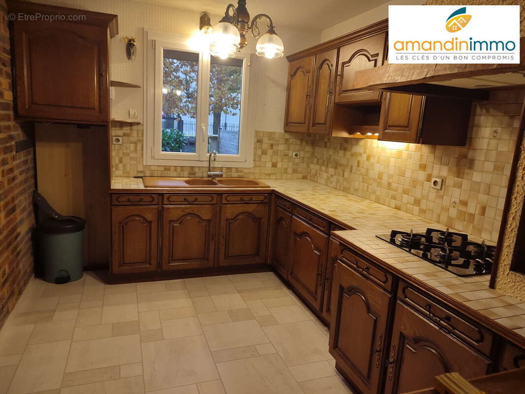 Maison à VERT-SAINT-DENIS