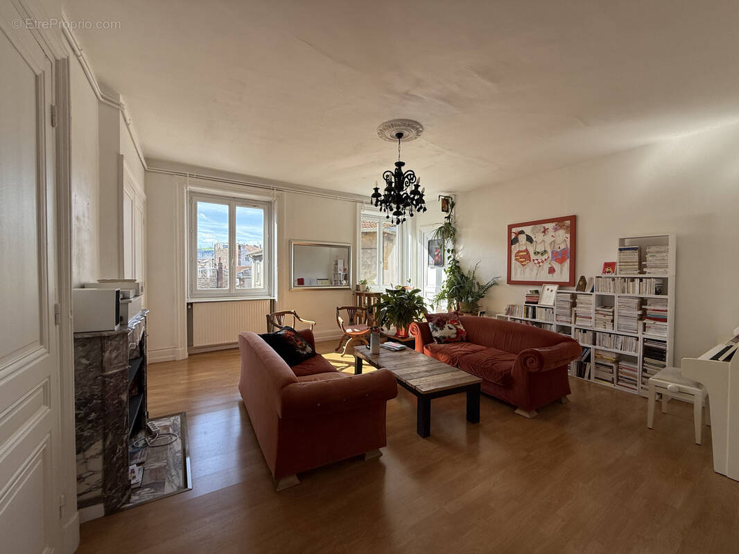 Appartement à SAINT-ETIENNE