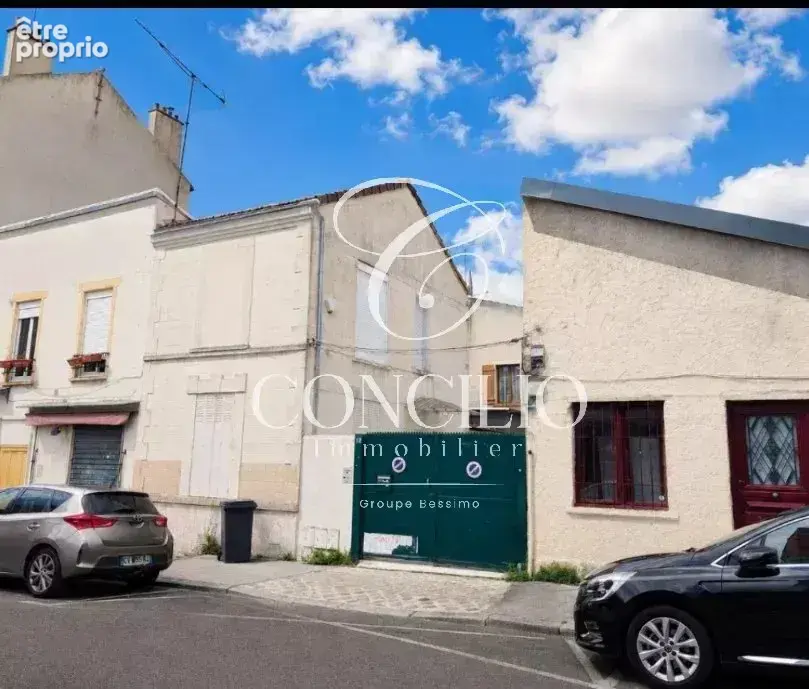 SAINT-OUEN – QUARTIER DES PUCES DE PARIS Maison de caractère de 6 pièces avec extérieur - photo 4