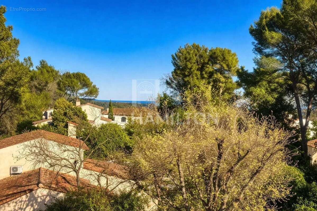 Appartement à VALBONNE