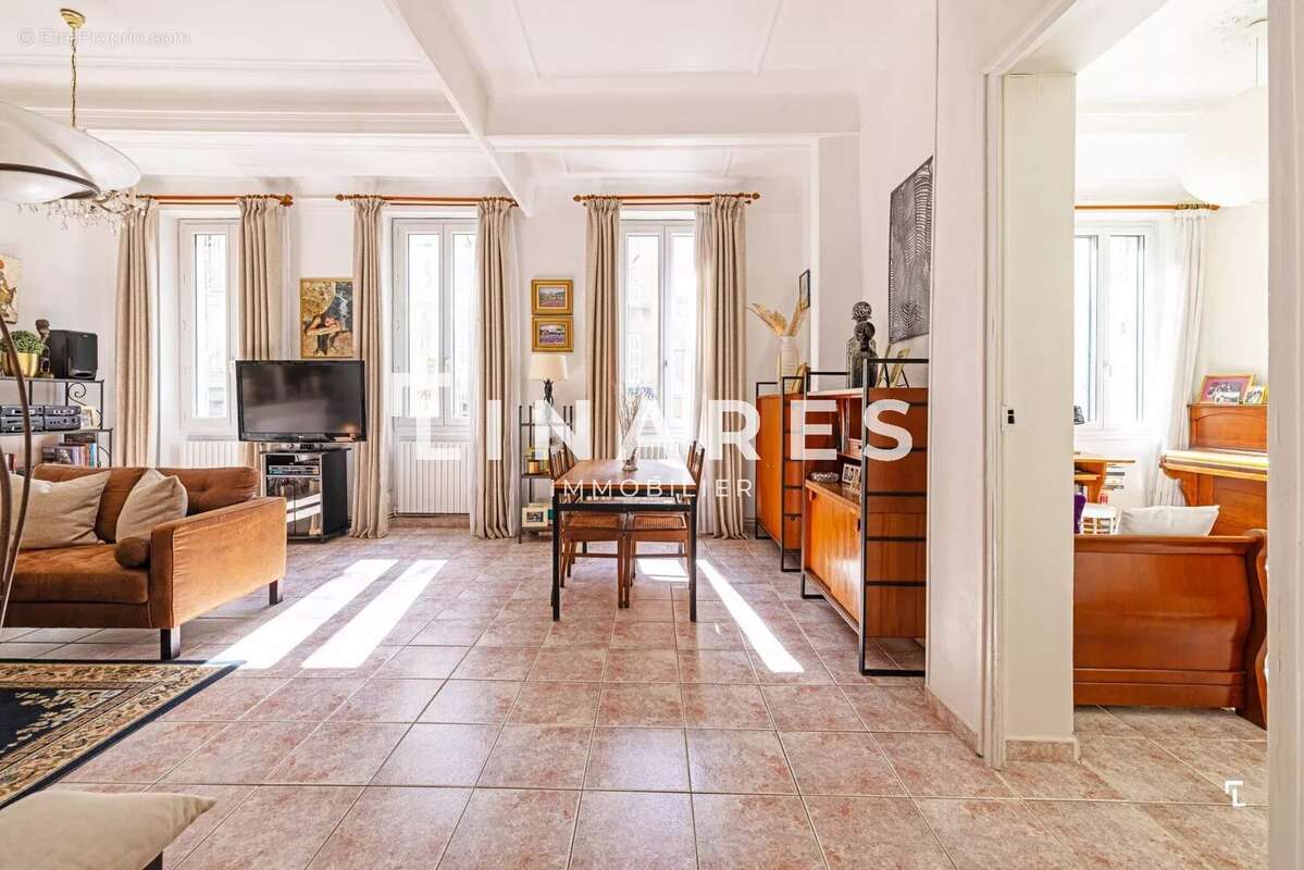 Appartement à MARSEILLE-1E