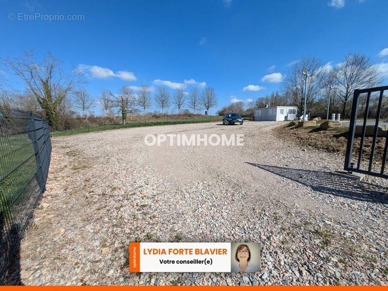 Terrain à PIERRE-BUFFIERE