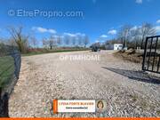 Terrain à PIERRE-BUFFIERE