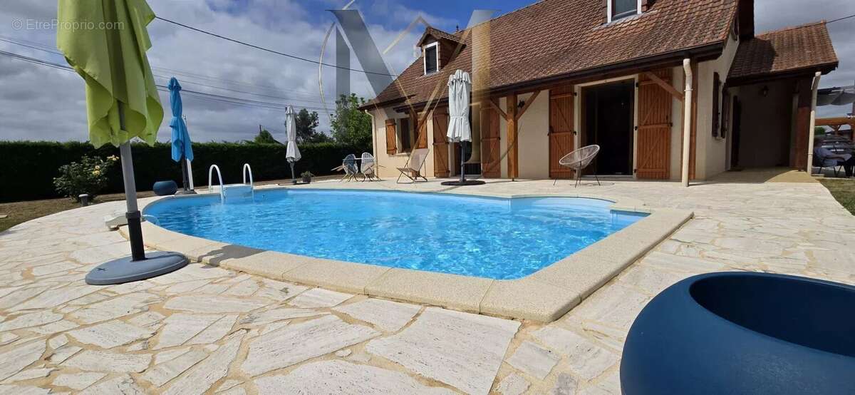 Maison 4 chambres avec piscine, garage et parc arboré - photo 15