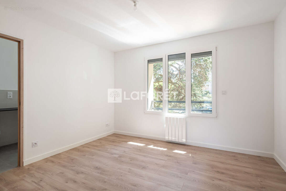 Appartement à SAINT-GENIS-LAVAL