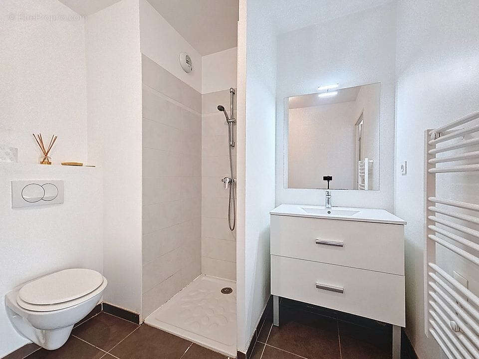 Appartement à MARSEILLE-4E