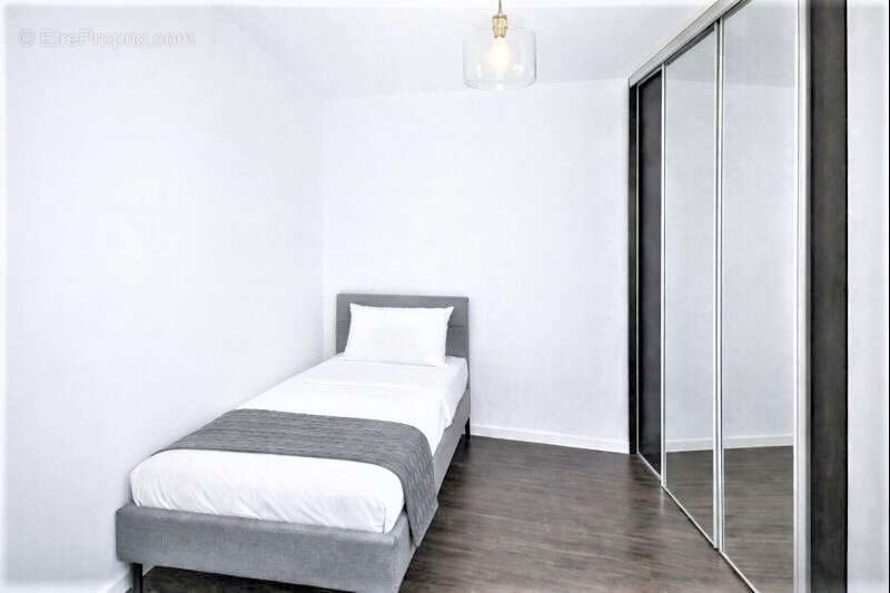 Appartement à LA GARENNE-COLOMBES