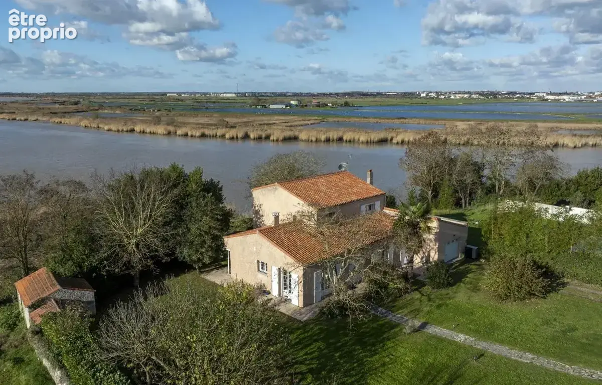 Maison à ECHILLAIS